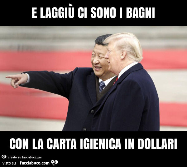 E laggiù ci sono i bagni con la carta igienica in dollari