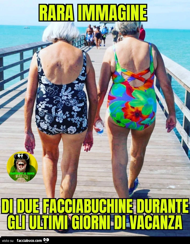 Rara immagine di due facciabuchine durante gli ultimi giorni di vacanza