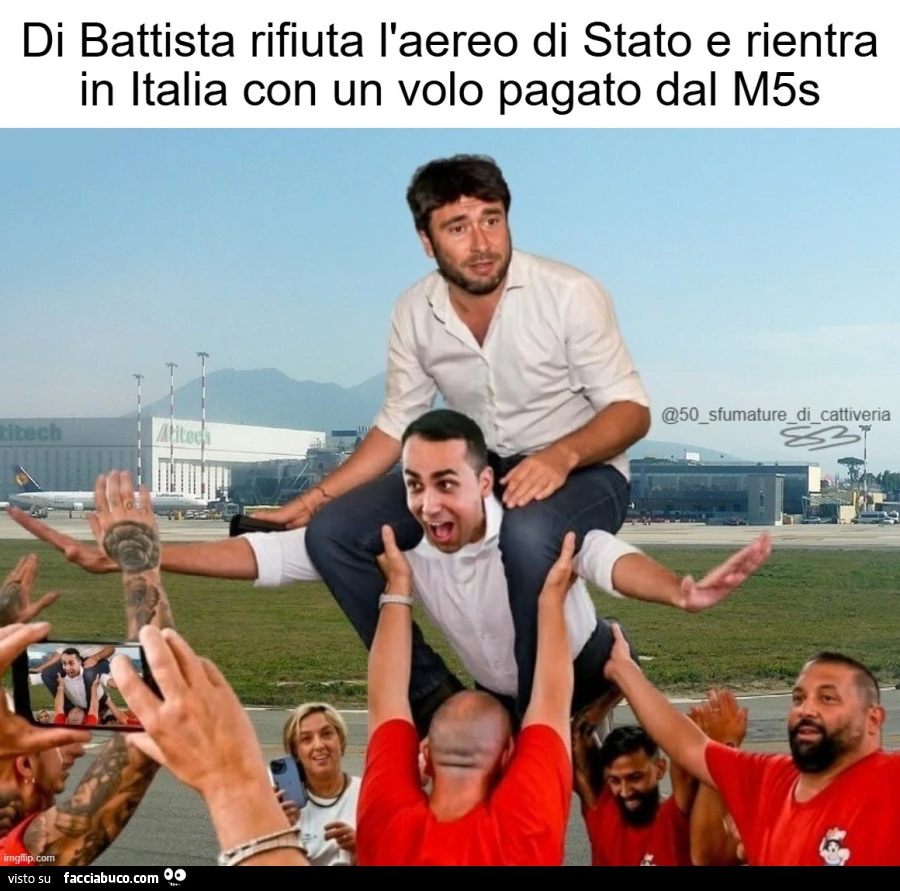 Di Battista rifiuta l'aereo di stato