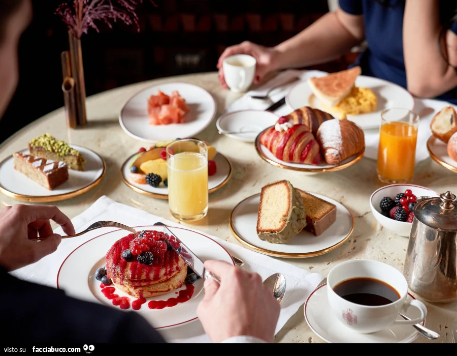 Colazione abbondante pranzo leggero