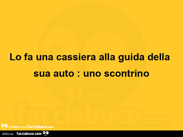 Lo fa una cassiera alla guida della sua auto: uno scontrino