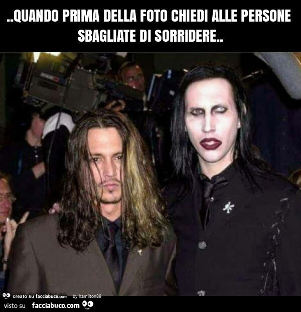 Quando prima della foto chiedi alle persone sbagliate di sorridere