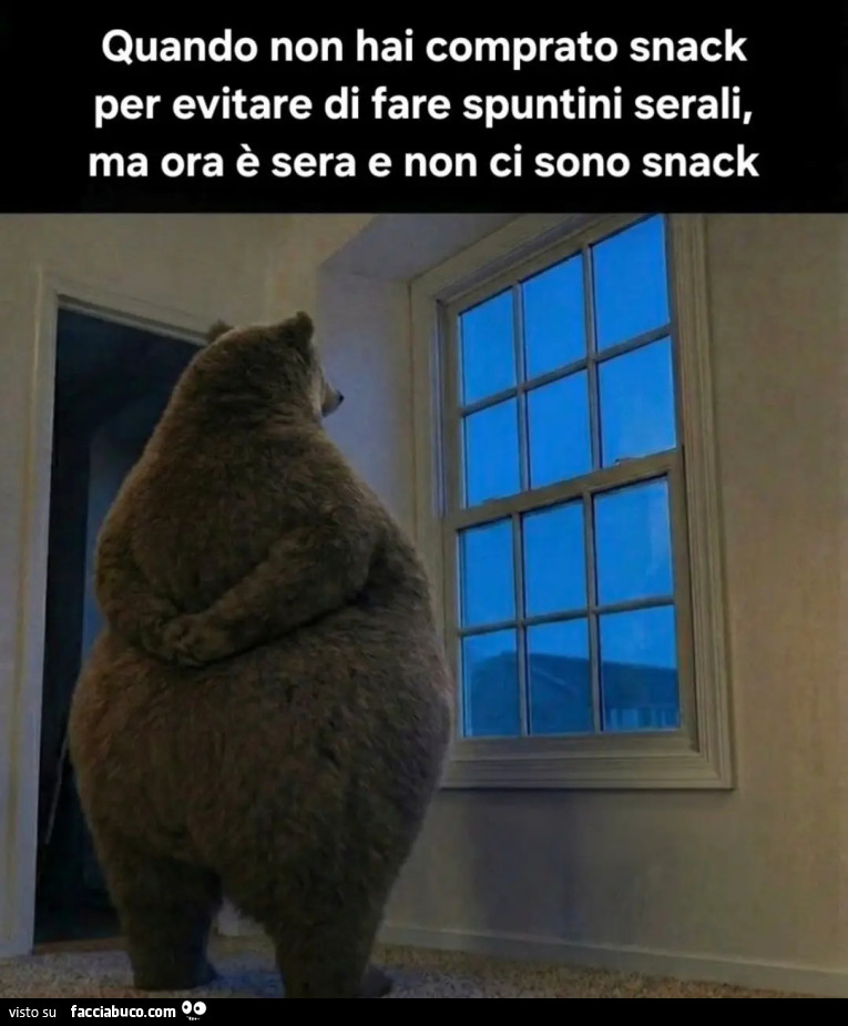 Quando non hai comprato snack per evitare di fare spuntini serali, ma ora è sera e non ci sono snack