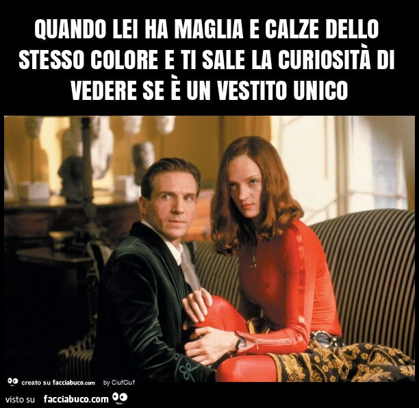 Quando lei ha maglia e calze dello stesso colore e ti sale la curiosità di vedere se è un vestito unico