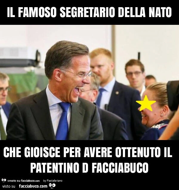 Il famoso segretario della nato che gioisce per avere ottenuto il patentino d facciabuco