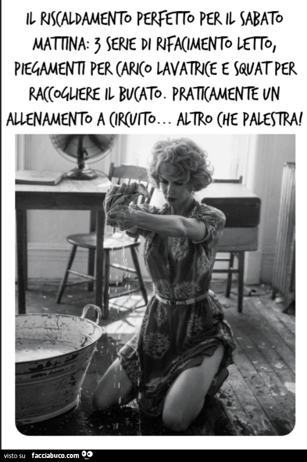 ​"Il riscaldamento perfetto per il sabato mattina: 3 serie di rifacimento letto, piegamenti per carico lavatrice e squat per raccogliere il bucato. Praticamente un allenamento a circuito&hellip; altro che palestra