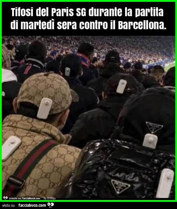 Tifosi del paris sg durante la partita di martedì sera contro il barcellona